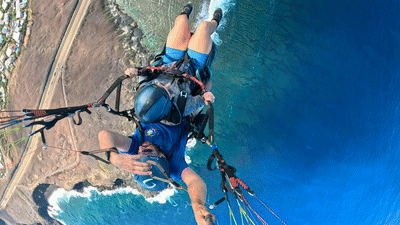 Paragliding takes place between the snails and the lagoon of Saint-Leu